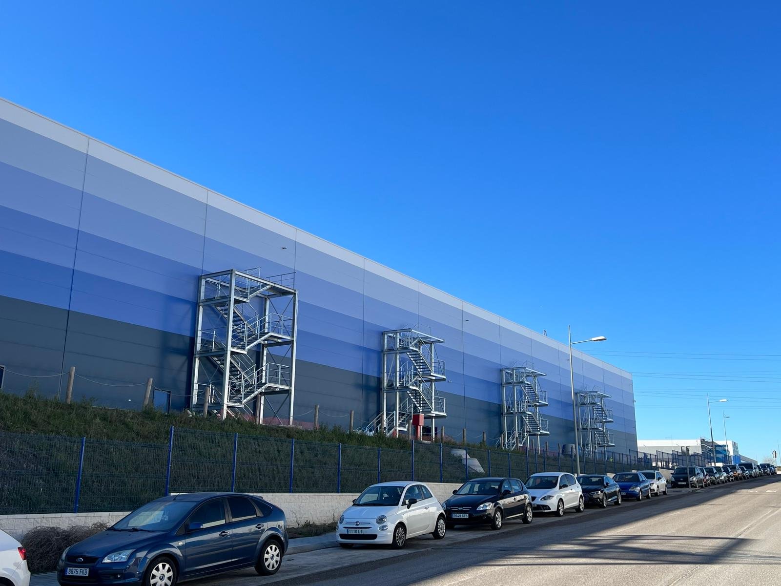 Escaleras exteriores y refuerzo contraincendios · DHL